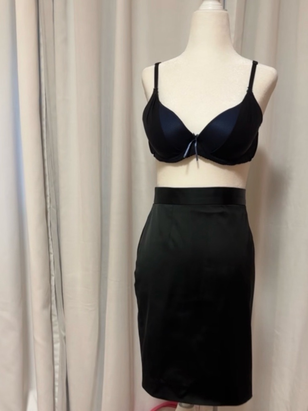 Dolce & Gabbana mini skirt black satin skirt size 46